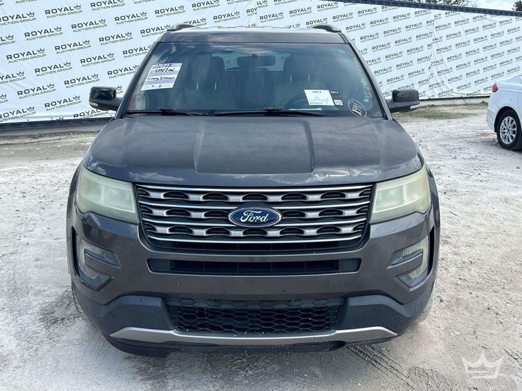 2016-ford-explorer-xlt-image-26