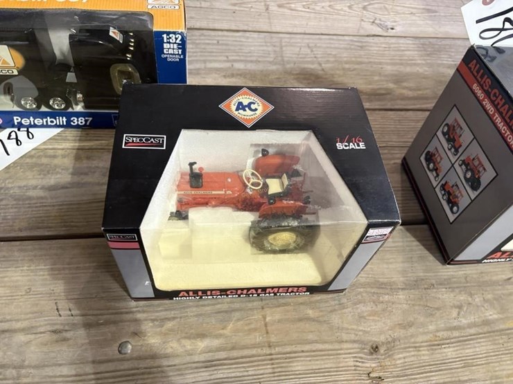 allis-chalmers-highly-detailed-d15-nf-by-speccast-image-3