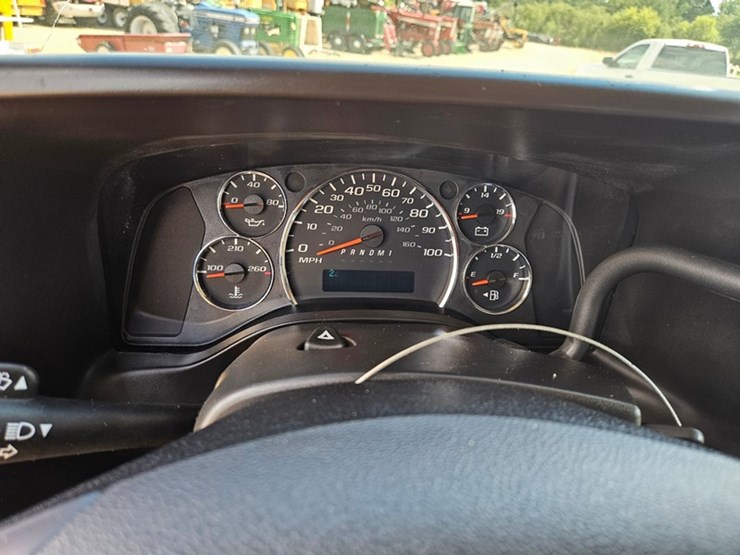 2015-chevrolet-g20-image-14
