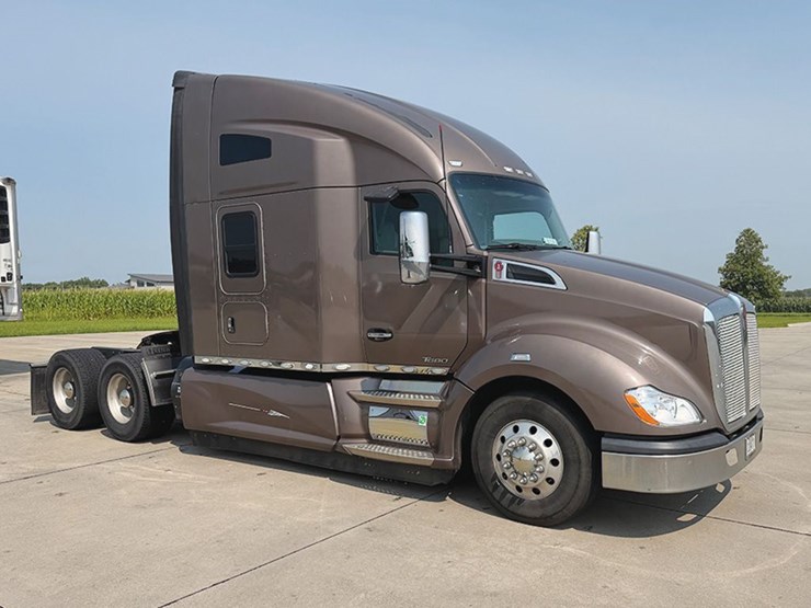 2019-kenworth-t680-image-1