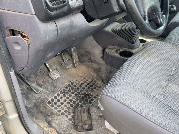 1998-dodge-ram-1500-image-12