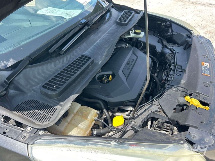 2015-ford-escape-image-9
