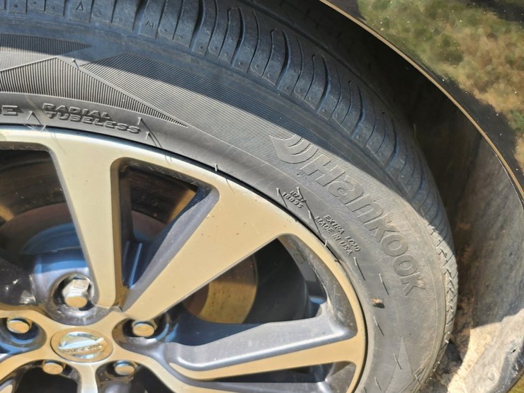 #2809-•-2016-nissan-maxima-sl-(has-wi-title)-image-25
