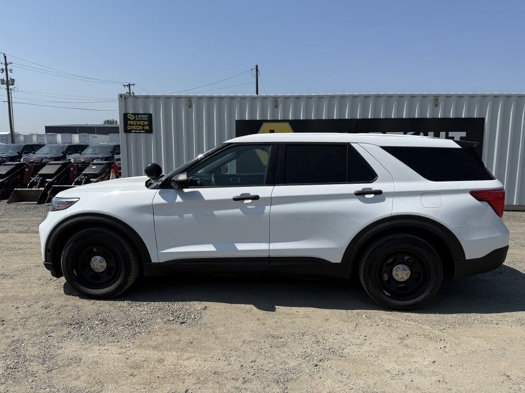 2020-ford-explorer-image-7
