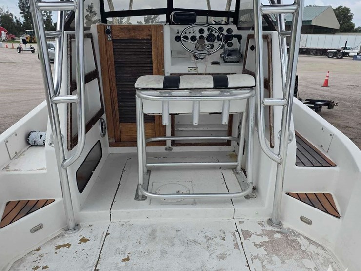 1980-23ft-mako-m238-boat-w/-25ft-t/a-boat-trailer-image-10
