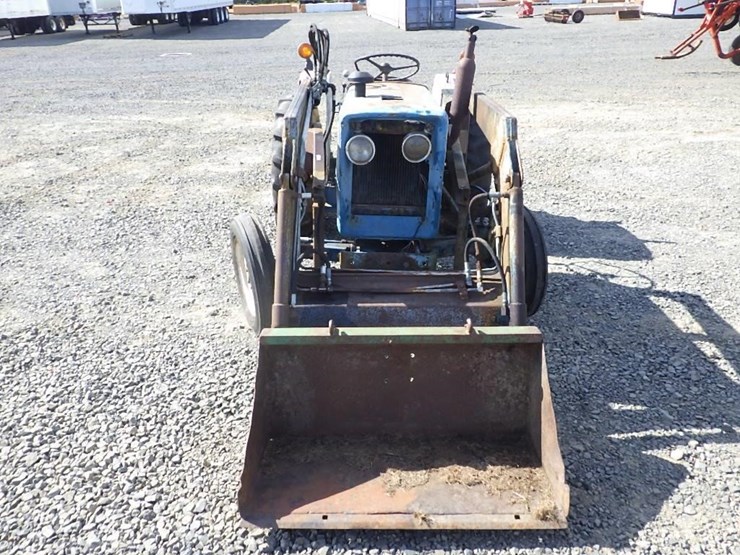 ford-tractor-image-3