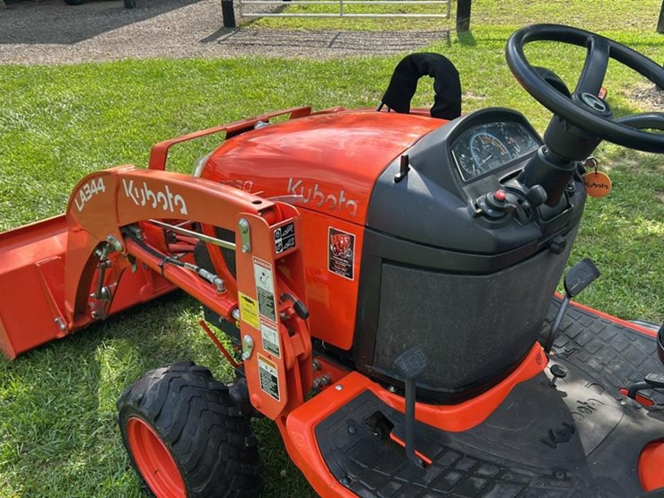 2022-kubota-bx2380-image-13