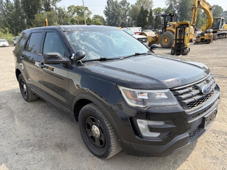 2018-ford-explorer-image-2