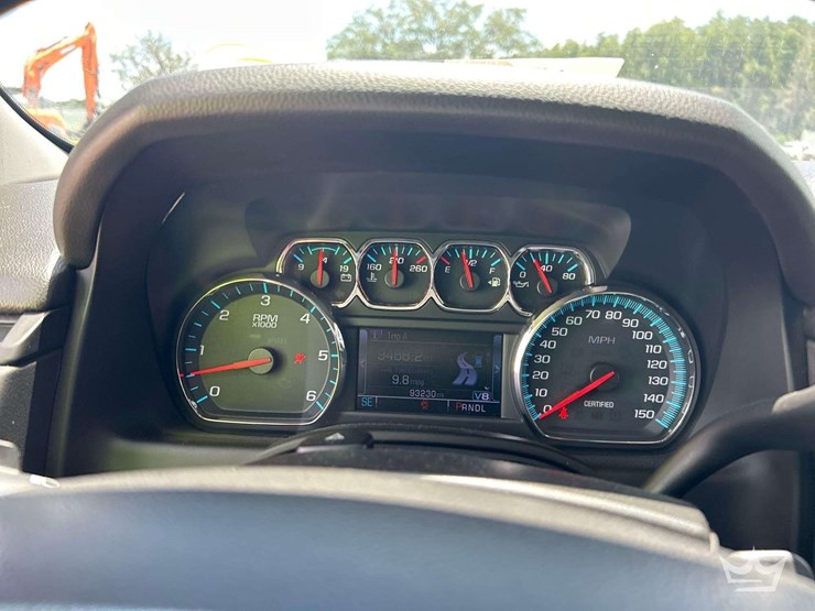 2018-chevrolet-tahoe-image-8