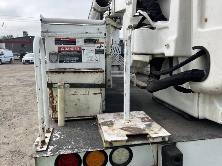 2017-ford-f550-image-18