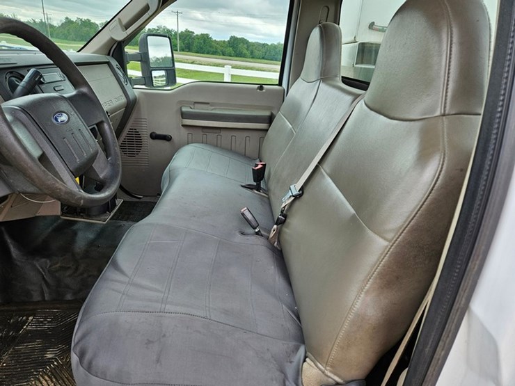 2008-ford-f550-image-36