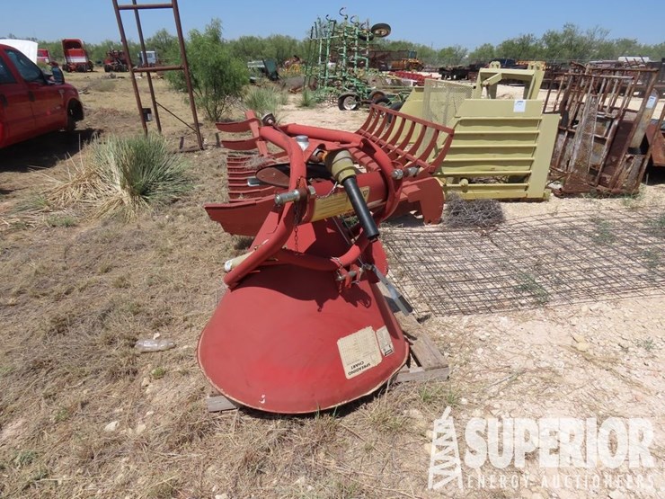 massey-ferguson-8-image-1