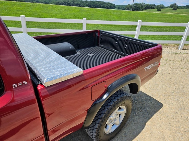 #25-•-2002-toyota-4x4-pickup-truck-image-11
