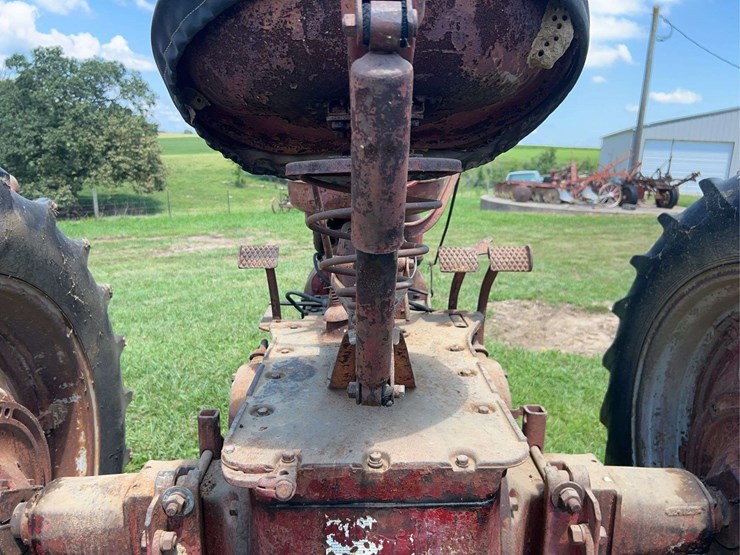 1943-farmall-m-image-14