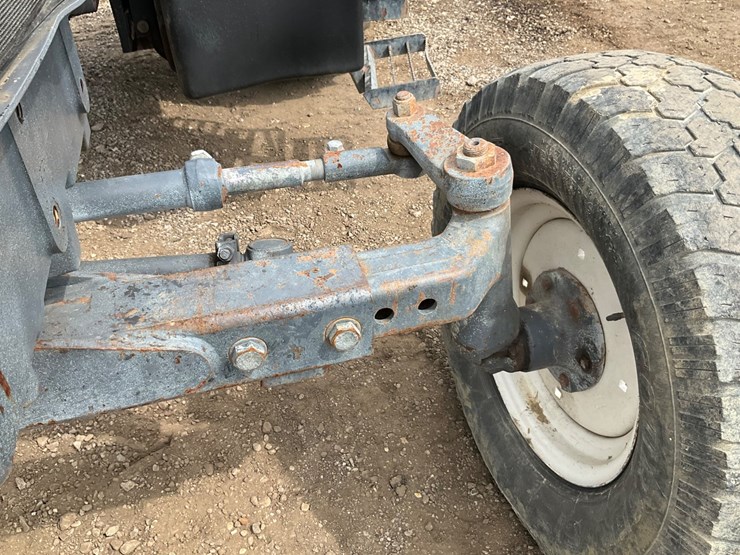 new-holland-ts100-image-12