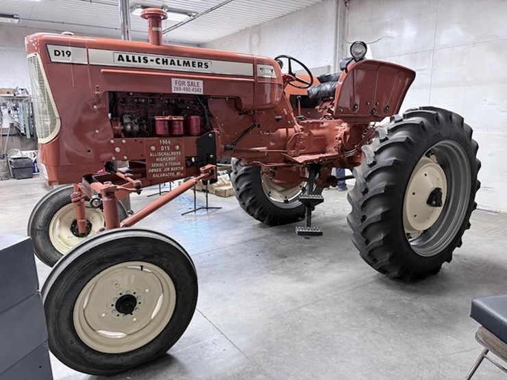 #6052-•-1964-allis-chalmers-d-19-high-crop-tractor---off-site-image-2