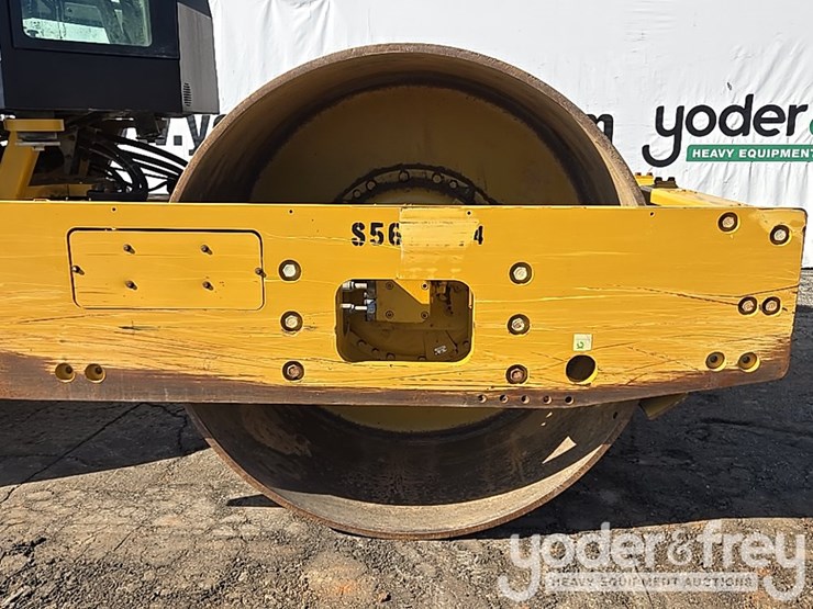 2020-caterpillar-cs56b-image-14