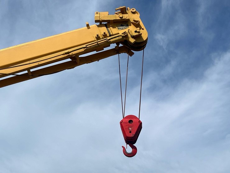 #134-•-1977-grover-rt620s-rough-terrain-crane-image-60