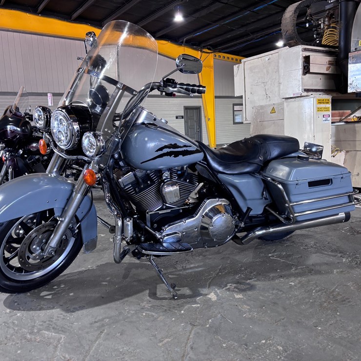 #35367 • 2004 HARLEY ROADKING