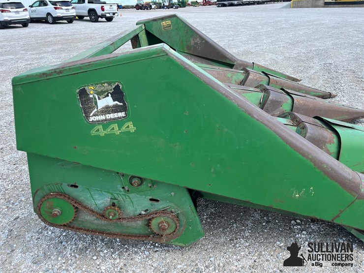 john-deere-444-image-19
