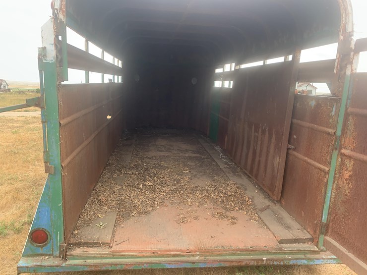stock-trailer-image-13