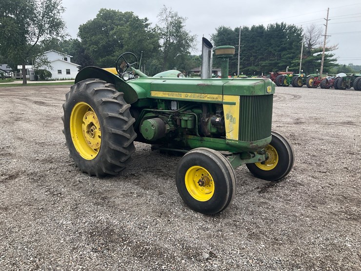 1958-john-deere-820-image-7