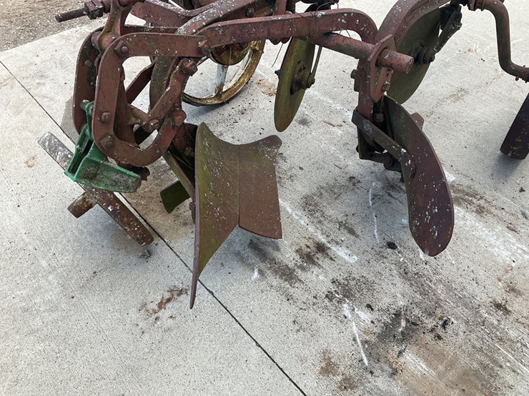 #5306-•-antique-two-bottom-pull-type-moldboard-plow-image-4