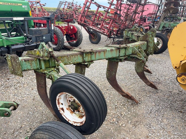 john-deere-7-image-1