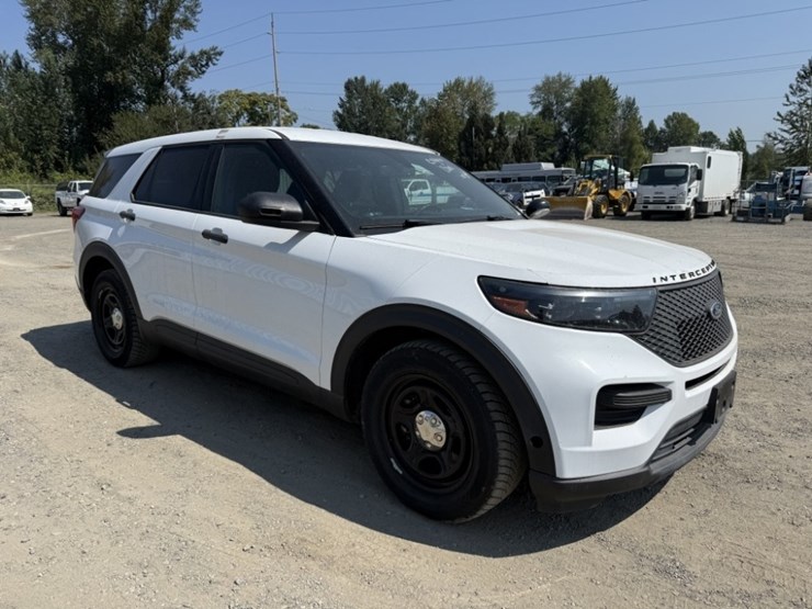 2020-ford-explorer-image-2