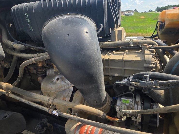 2017-freightliner-122sd-image-42