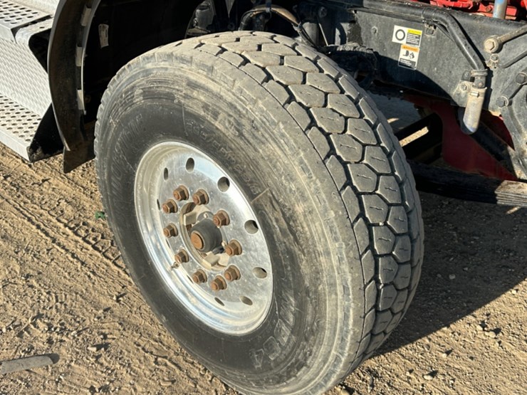 2015-kenworth-t800-image-12