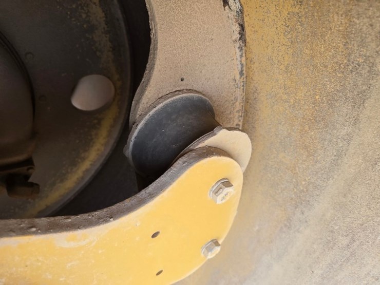 caterpillar-cb54xw-image-18