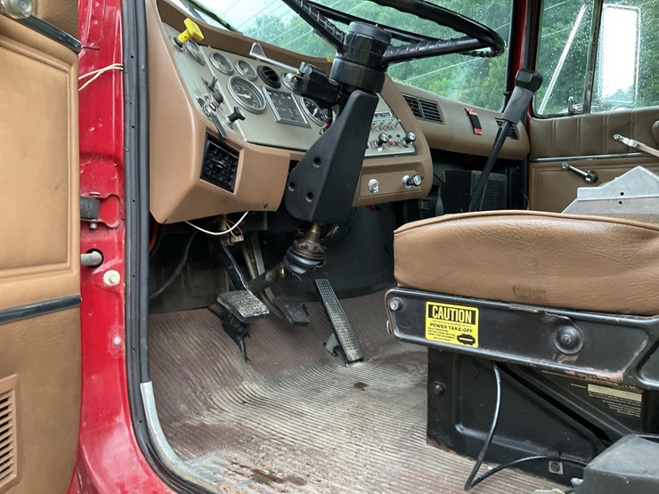 1989-ford-l8000-image-24