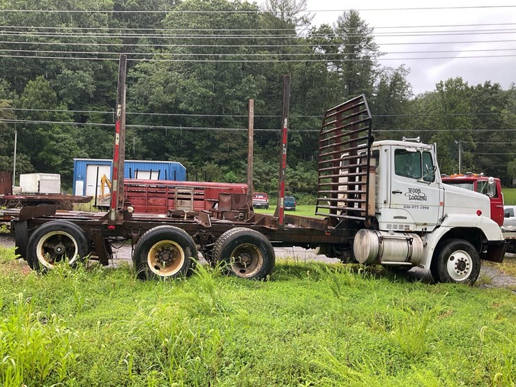 #141-•-1988-freightliner-log-truck-image-6