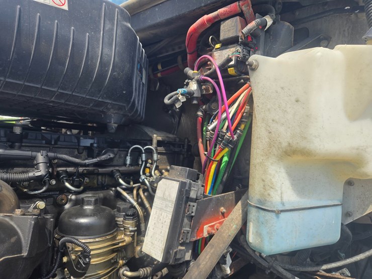 2017-freightliner-122sd-image-29