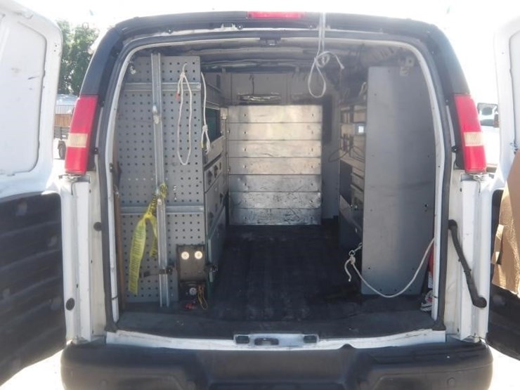 2014-utility-van-image-13
