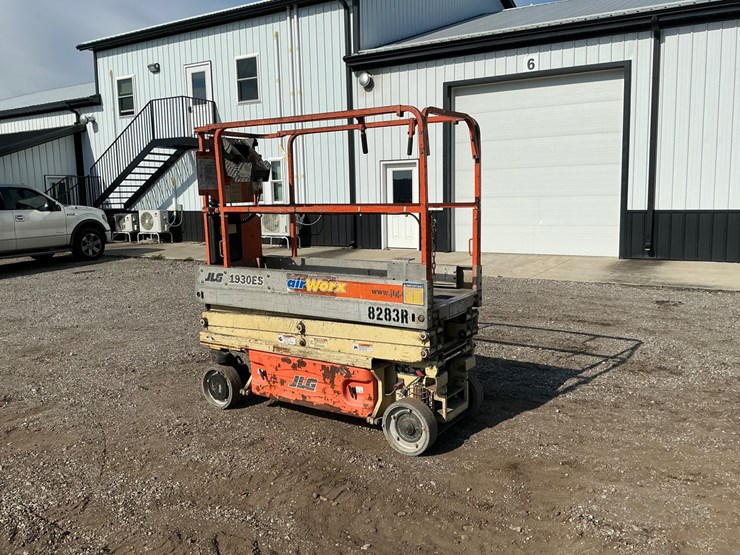 2007-jlg-1930es-image-2