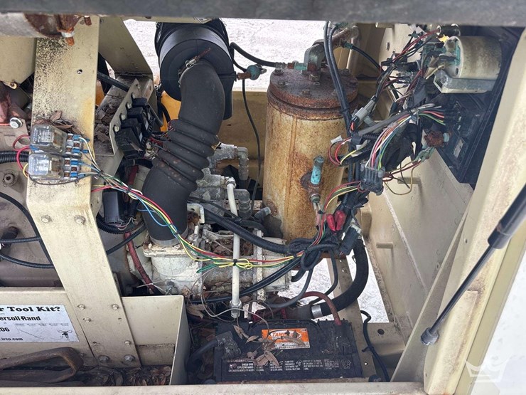 2004-ingersoll-rand-p185wjd-image-16