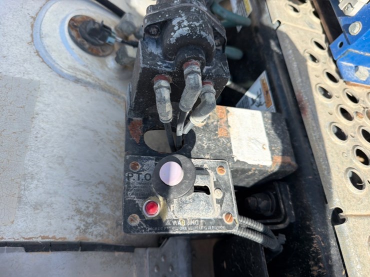 2014-kenworth-t800-image-12