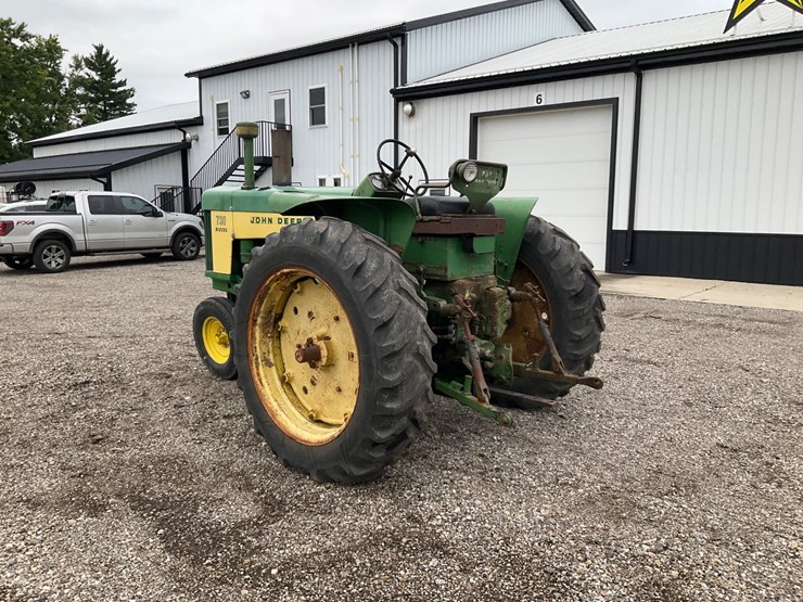 1961-john-deere-730-image-3