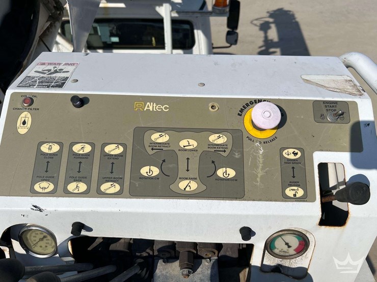 2018-freightliner-m2-106-image-38