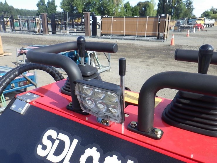 2026-sdlool-323tz-skid-steer-loader-image-7
