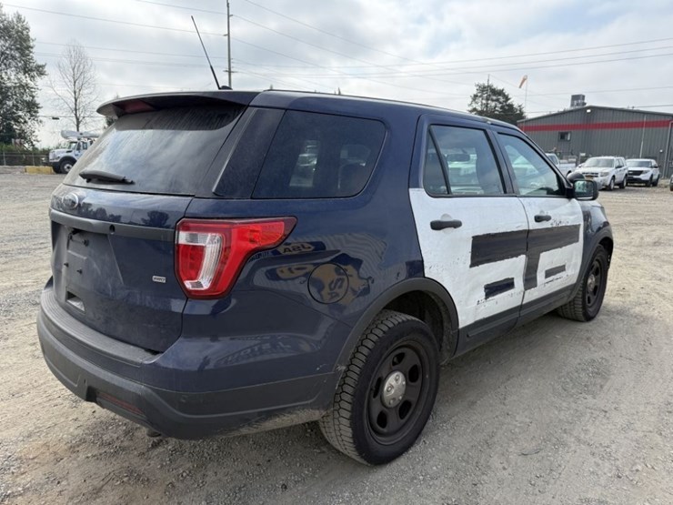 2018-ford-explorer-image-4