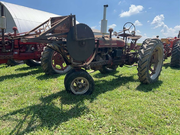 1941-farmall-h-with-mounted-buzz-saw-image-1