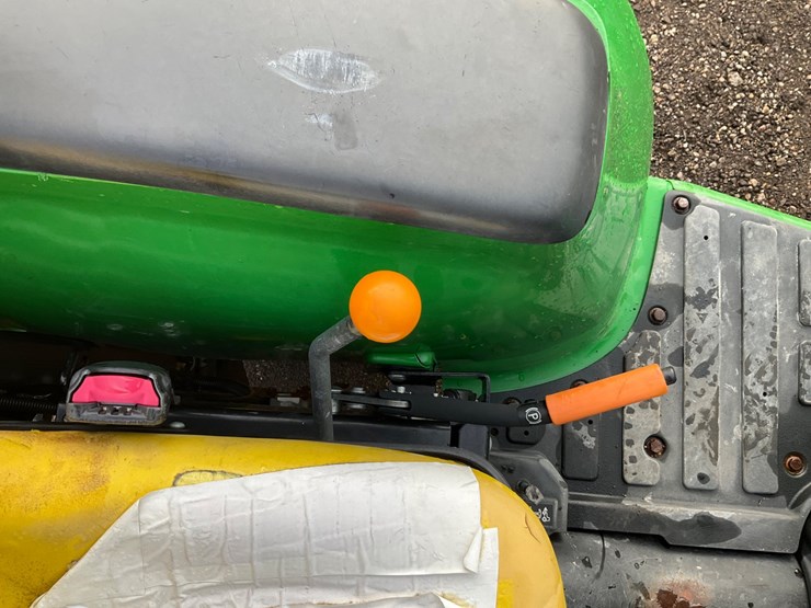 john-deere-3038e-image-63