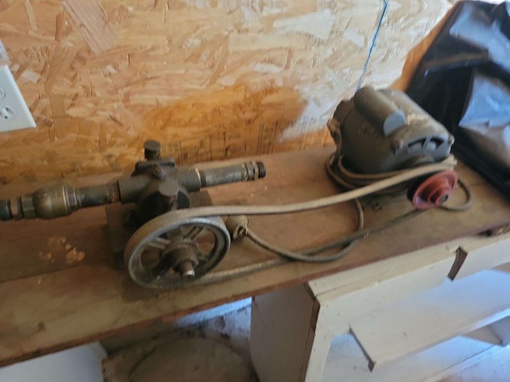 two-wooden-shelves-and-electric-motor-image-7