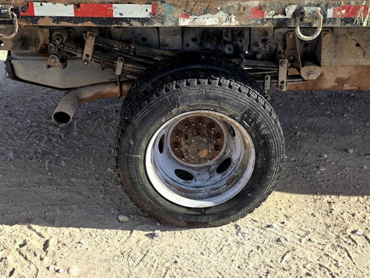 2013-ford-f550-image-13