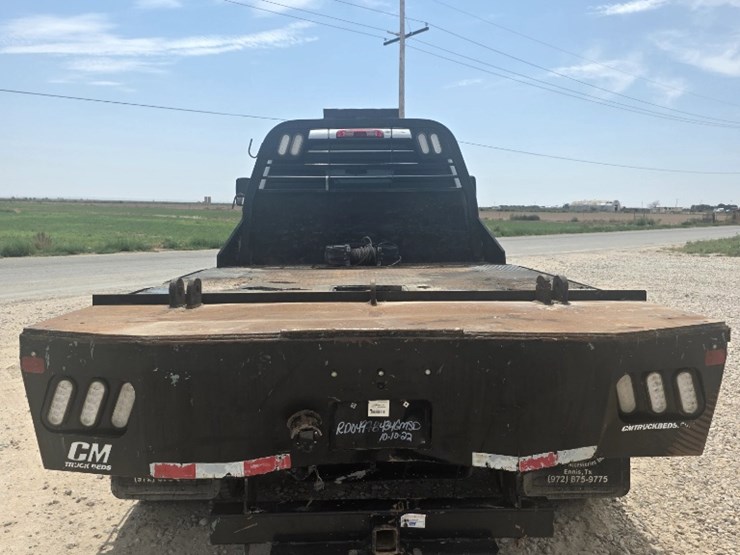2022-chevrolet-silverado-5500hd-image-6