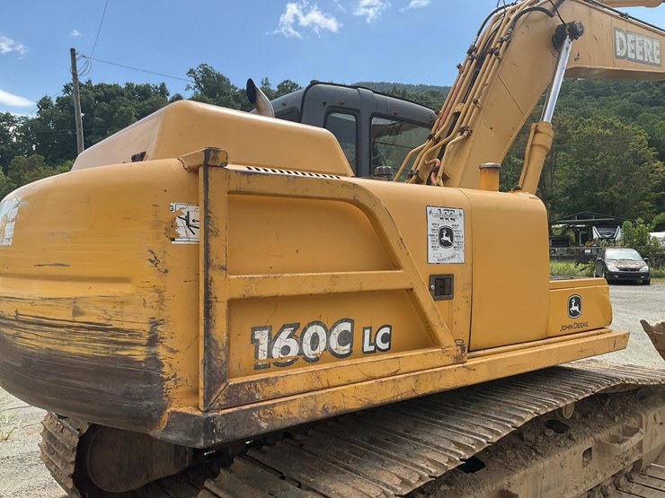 2004-deere-160c-lc-image-31
