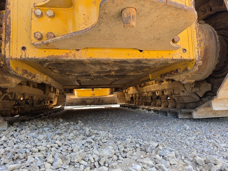 2016-caterpillar-d6k2-lgp-image-63